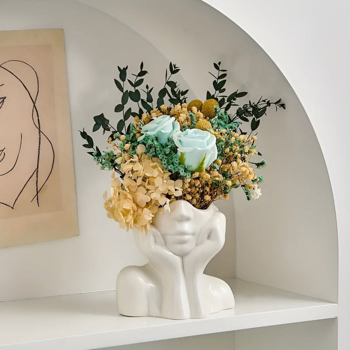 Glamourös ansiktsvas som en skulptur, elegant modern design för din heminredning.