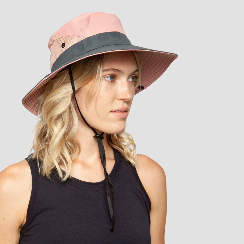 "UV-skyddande vikbar solhatt för kvinnor, elegant ventilerad mesh-design, justerbar passform, sommaraccessoar."