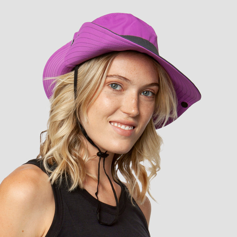 "UV-skyddande vikbar solhatt för kvinnor, elegant ventilerad mesh-design, justerbar passform, sommaraccessoar."