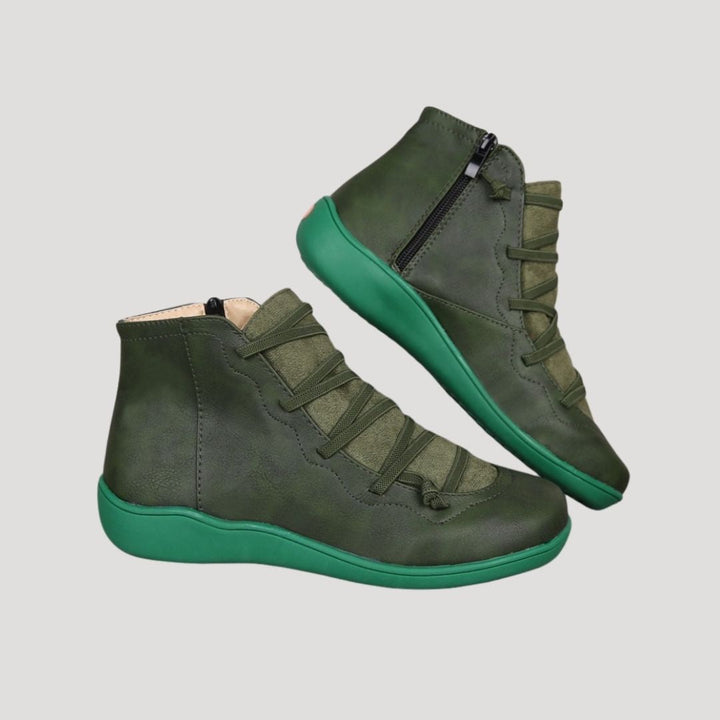Snygga ankelboots för dam med matt finish och en chic remdetalj, idealiska vårskor