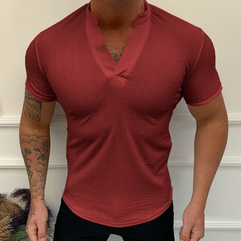 "V-ringad bomullst-shirt för män, flera färger, modern design, avslappnad och bekväm passform."