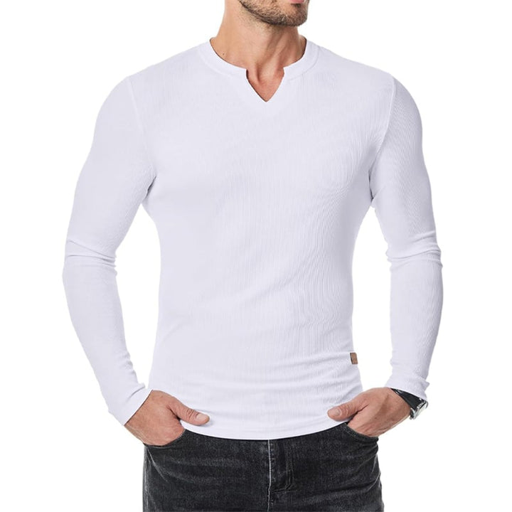 "V-ringad långärmad muskelskjorta för män med slim fit, framhäver kroppens fysik med modern design och komfort."