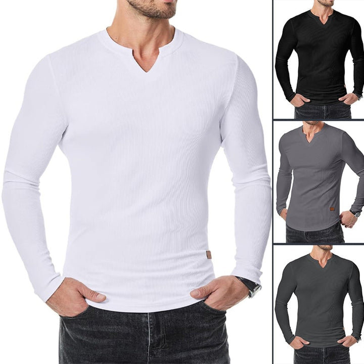 "V-ringad långärmad muskelskjorta för män med slim fit, framhäver kroppens fysik med modern design och komfort."
