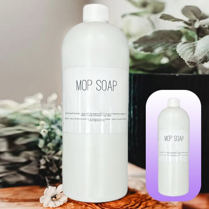 Väldoftande mopp-tvål i flaska, blommig och citrusdoft, för effektiv golvrengöring. Miljövänlig design, 750 ml.