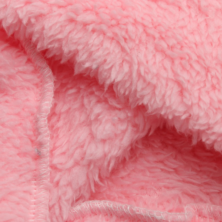 Rosa mysig damfleecehoodie med dragkedja. Varm vinterjacka för höst- och vintermode.