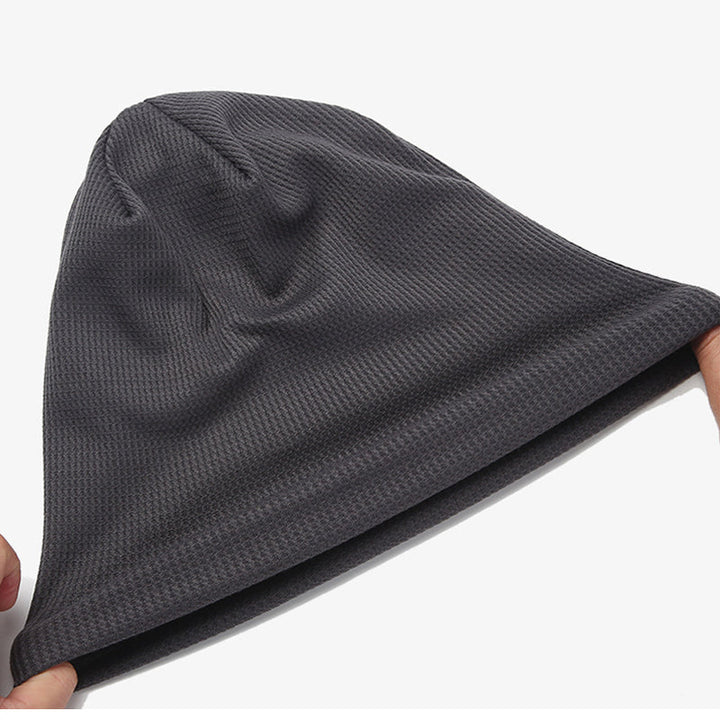 "Varm unisex höstvintermössa i mjuk, vindtät fleece, kupoltopp, brättefri, flerfärgad; perfekt för höst och vinter."