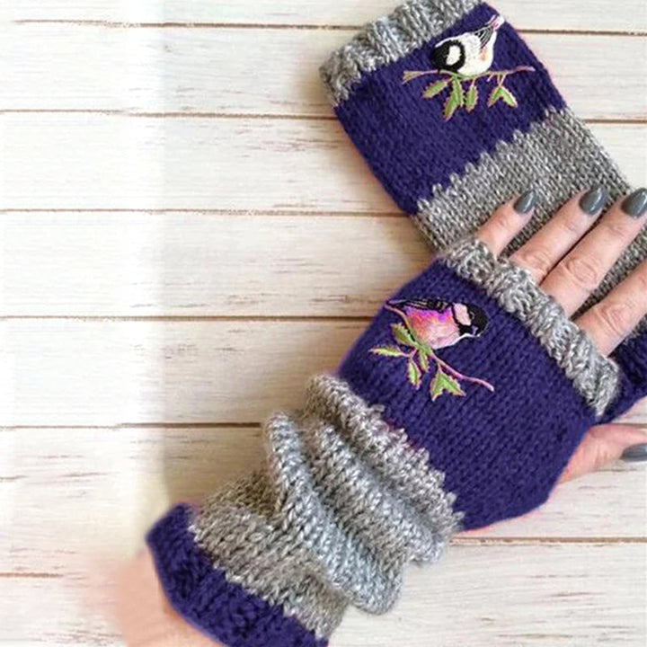 "Varma fingerlösa lapptäckebroderade vinterhandskar för kvinnor, broderidetaljer, mjukt akrylt, charmig design."