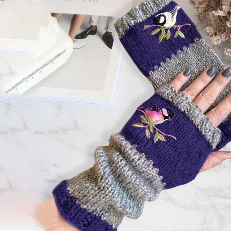 "Varma fingerlösa lapptäckebroderade vinterhandskar för kvinnor, broderidetaljer, mjukt akrylt, charmig design."