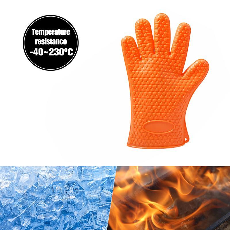 Värmebeständiga silikonhandskar i olika färger för köket, perfekt för heta plåtar och grytor. Ergonomisk design.