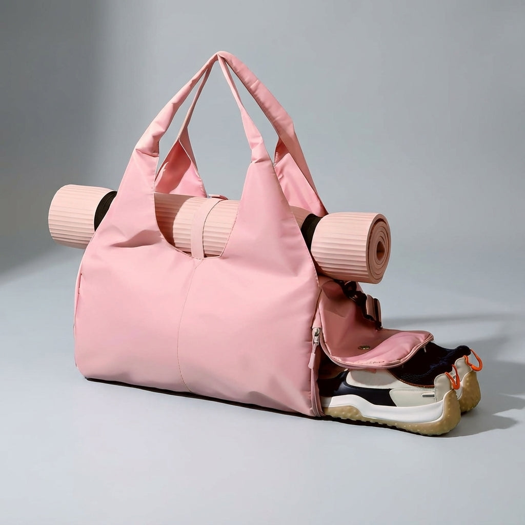 Praktisk yogaväska som rymmer yogamatta och träningskläder. Vattenavvisande unisex duffelväska.