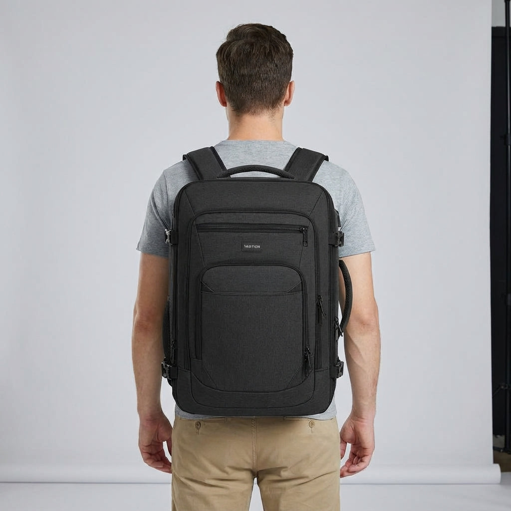 Unisex reseryggsäck FlightFold, vattentät och expanderbar för flygresa. Skyddar laptop och är godkänt handbagage.
