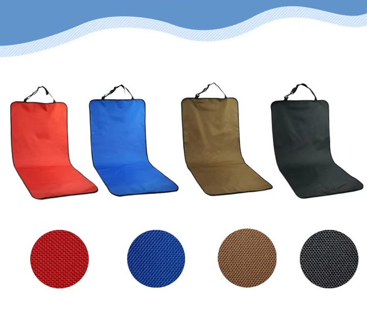 Halkfri hundmatta till baksätet, ger säkert bilskydd och komfort för din hund under färder.