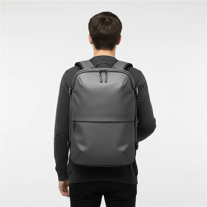 Mångsidig ExpandPack vattentät ryggsäck. Perfekt för arbete, skola, resor & utomhus. Håller allt torrt.
