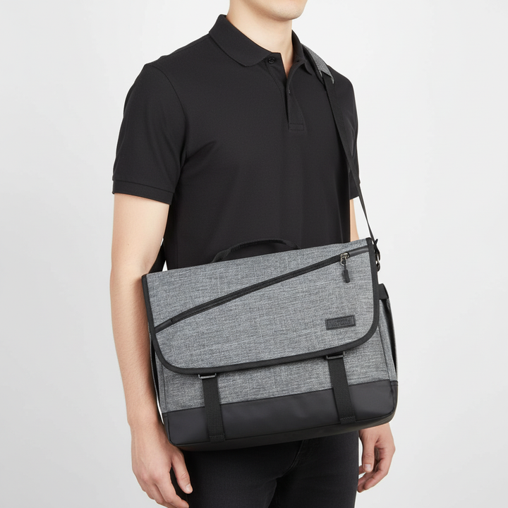 Unisex laptopväska, vattentät & skyddande för 17-tums laptop. Perfekt för jobbet eller skolan.