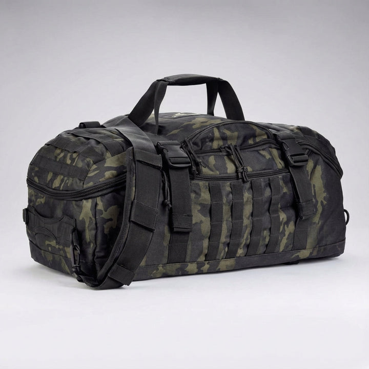 Robust vattentät duffelväska för outdoor och taktiska behov, optimal packning för krävande miljöer.