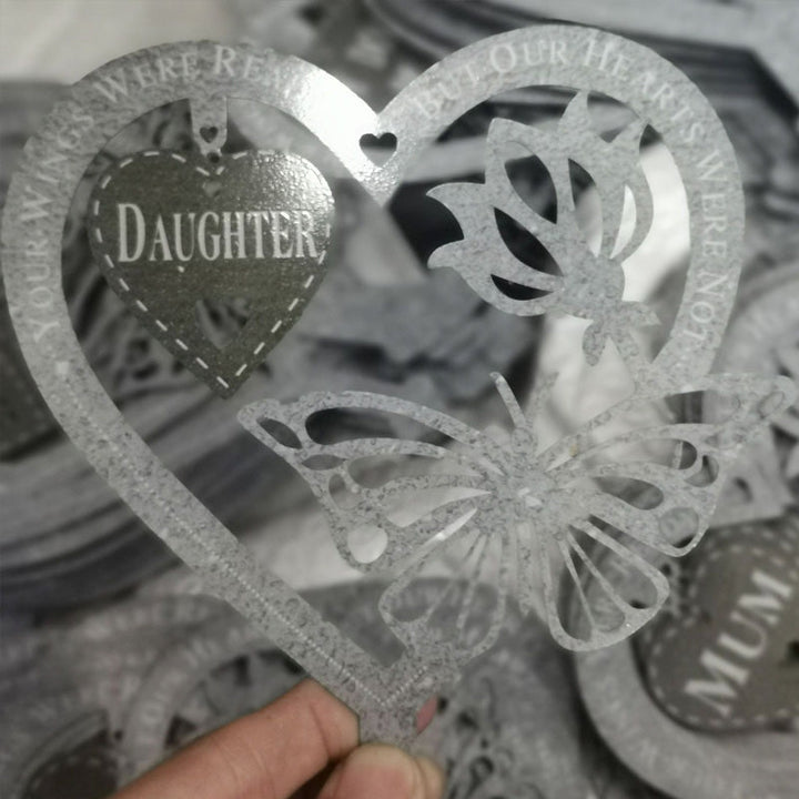"Vattentät fjärilsskylt i korrugerad plast, med blomdekor för trädgårdsdekoration, mäter 16x14x5 cm."