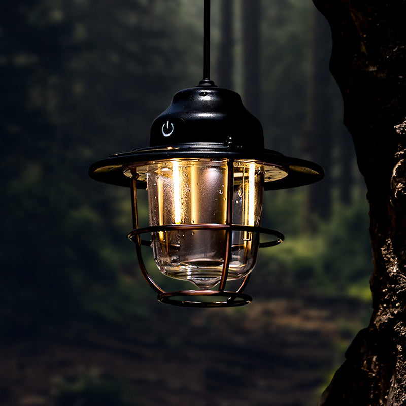 "Vattentät retro LED campinglykta med metallchassi och bekvämt bärhandtag, perfekt för utomhus och dekor."