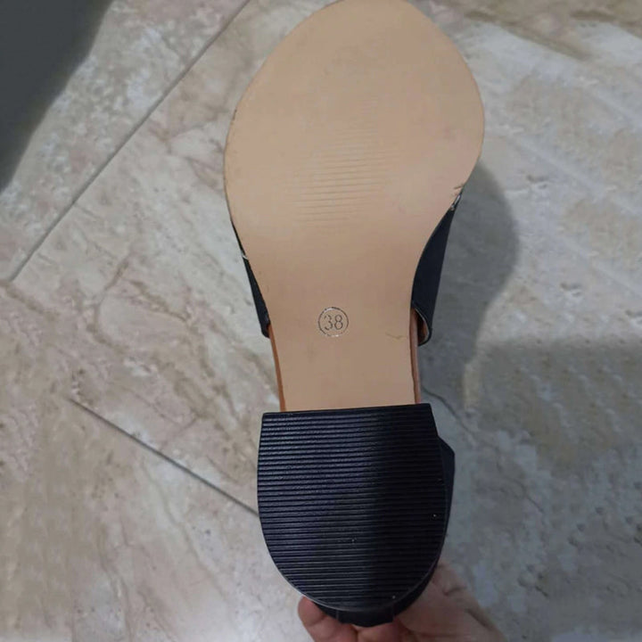 "Vattentäta dam peep-toe chunky heel sandaler med dragkedja, romersk design, svart och beige, stilrena och bekväma."