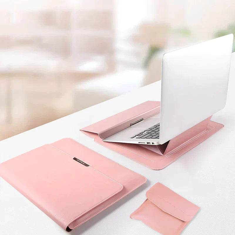 "Vattentätt justerbart laptopfodral i konstläder, elegant design med magnetisk stängning för bästa skydd av din dator."