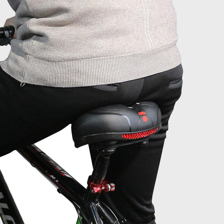 "Ventilerande cykelsadel svart, för herr och dam, stötdämpande med ergonomisk design och memory foam-fyllning."
