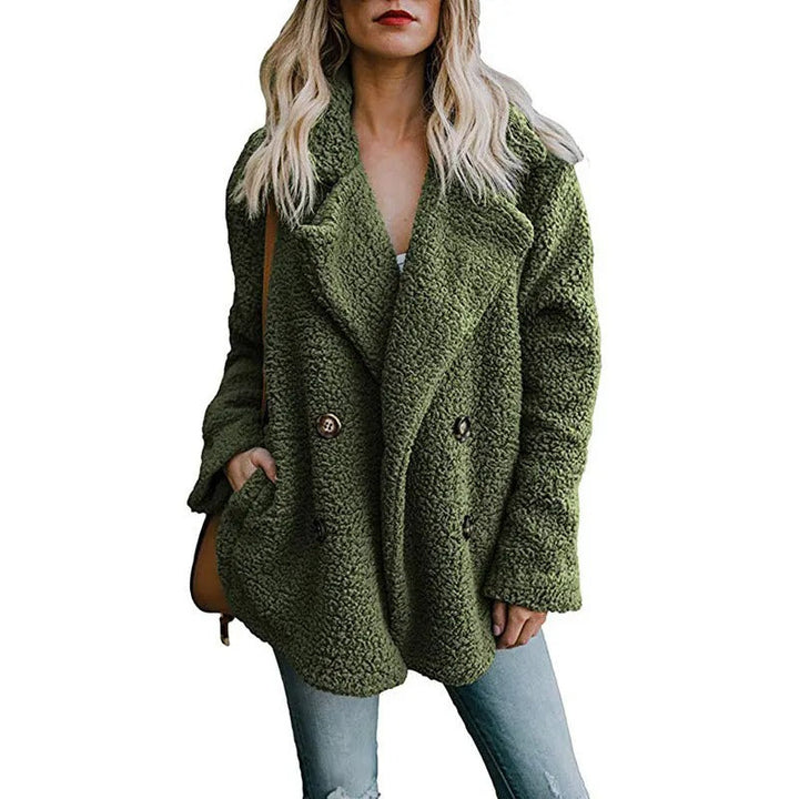 "Överdimensionerad fluffig fleecejacka dam i teddystil, beige med mjukt material och avkopplande passform för vinterbruk."