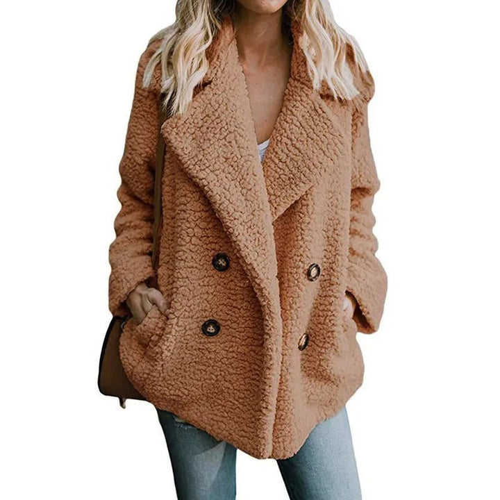 "Överdimensionerad fluffig fleecejacka dam i teddystil, beige med mjukt material och avkopplande passform för vinterbruk."
