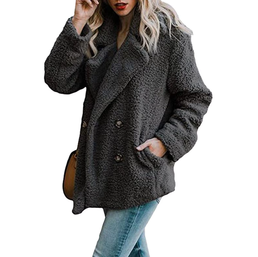 "Överdimensionerad fluffig fleecejacka dam i teddystil, beige med mjukt material och avkopplande passform för vinterbruk."