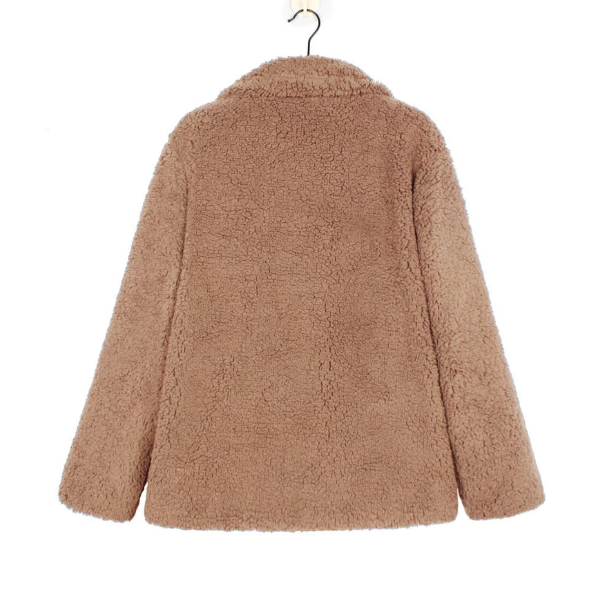 "Överdimensionerad fluffig fleecejacka dam i teddystil, beige med mjukt material och avkopplande passform för vinterbruk."