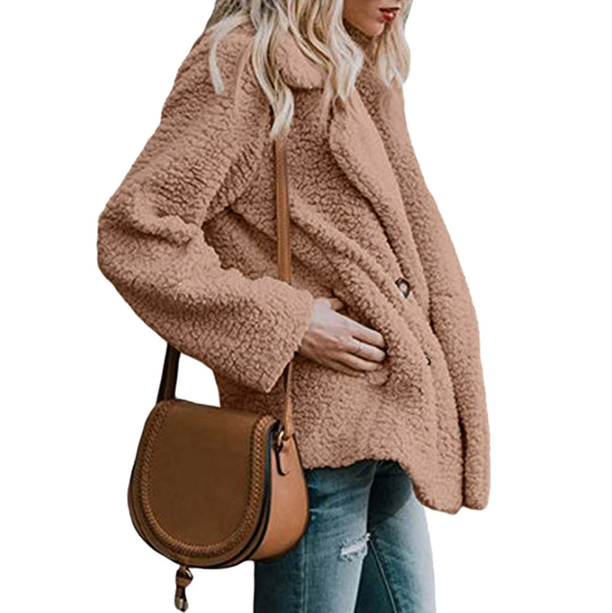"Överdimensionerad fluffig fleecejacka dam i teddystil, beige med mjukt material och avkopplande passform för vinterbruk."