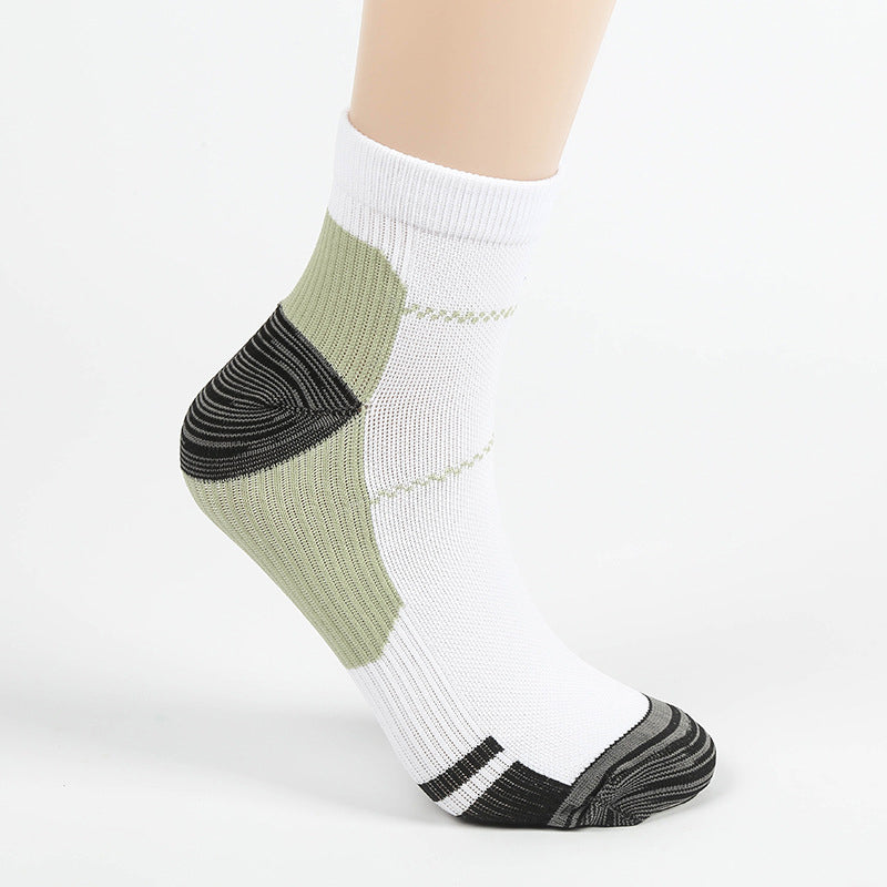 "Vibranta damhälsosportstrumpor med elastisk design och förstärkt häl för optimal komfort och stöd vid träning."