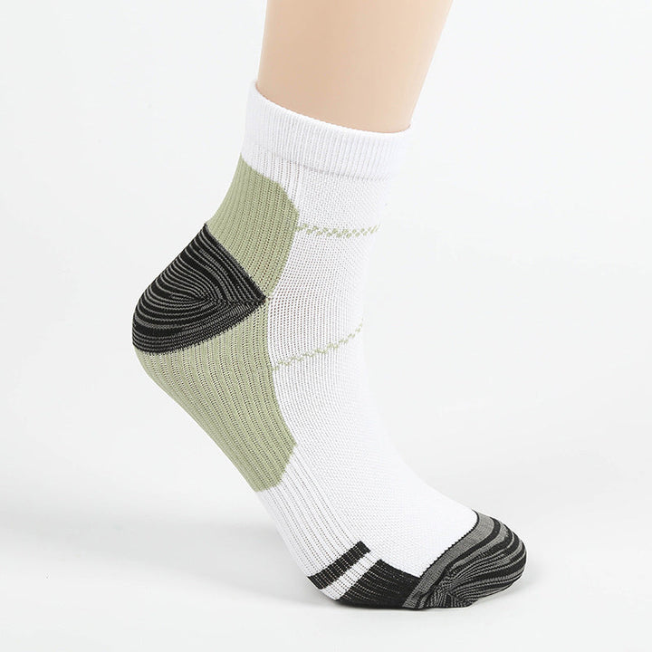 "Vibranta damhälsosportstrumpor med elastisk design och förstärkt häl för optimal komfort och stöd vid träning."