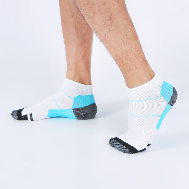 "Vibranta damhälsosportstrumpor med elastisk design och förstärkt häl för optimal komfort och stöd vid träning."