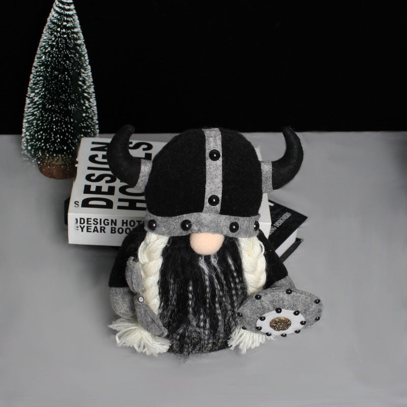 "Vikinga gnome krigare med ingefärsskägg och hornhjälm som dekoration i trädgård. Unique viking-style figurine."