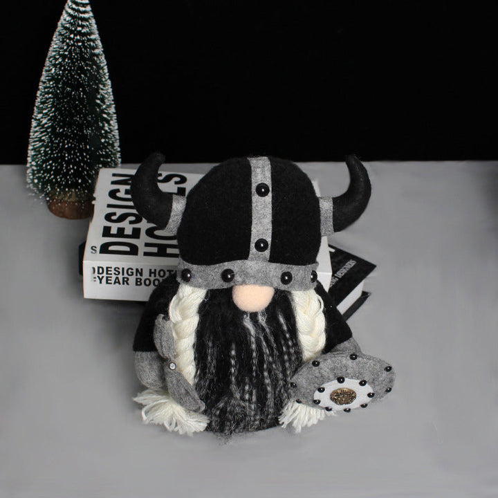 "Vikinga gnome krigare med ingefärsskägg och hornhjälm som dekoration i trädgård. Unique viking-style figurine."