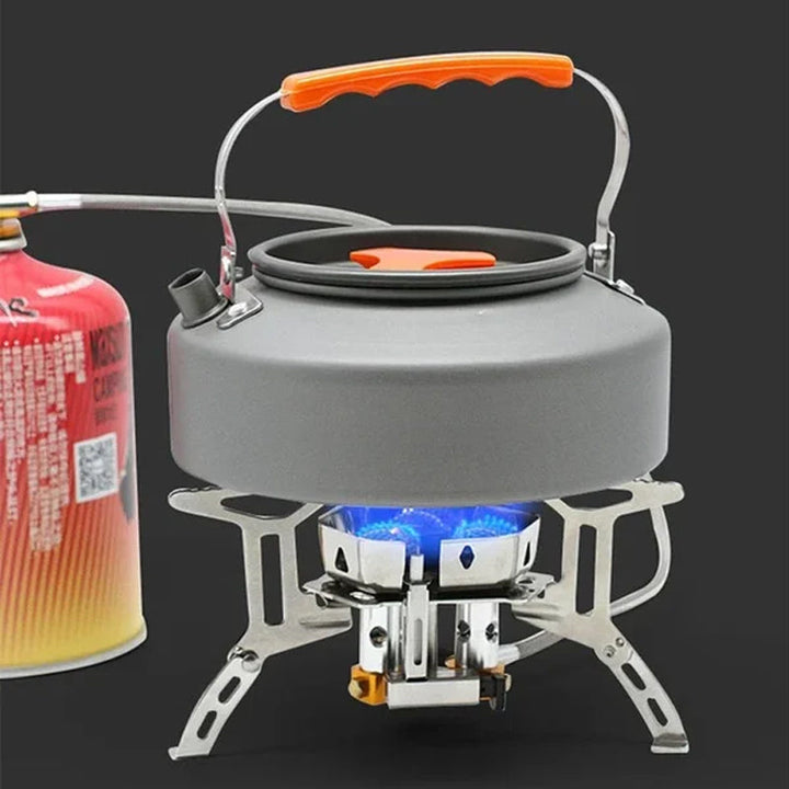 "Vindsäker camping gasbrännare, kompakt design, rostfritt stål, enkel tändning, stabil och perfekt för utomhusbruk."