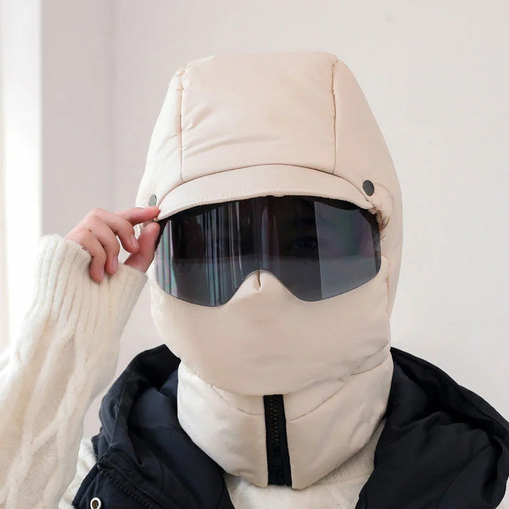 "Vindtät unisex utomhusmask med avtagbara glasögon, svart, täcker ansikte, idealisk för kalla och blåsiga dagar."