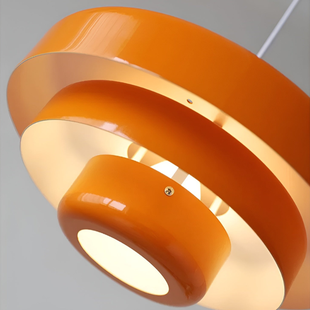 LED-taklampa i vintage stil, sprider ett varmt och inbjudande sken i alla rum. Skandinavisk.