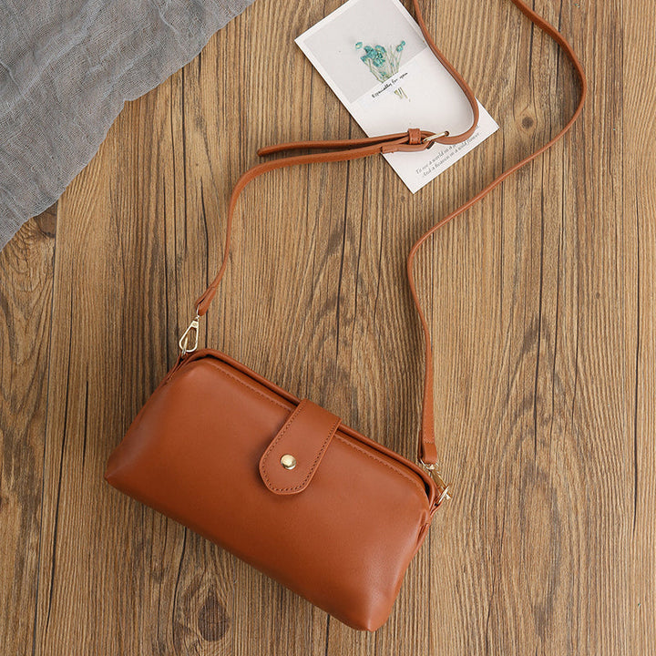 "Vintage Mini Crossbody-väska för damer med retro stil, mässingdetaljer, perfekt för daglig användning. Flera färgval."