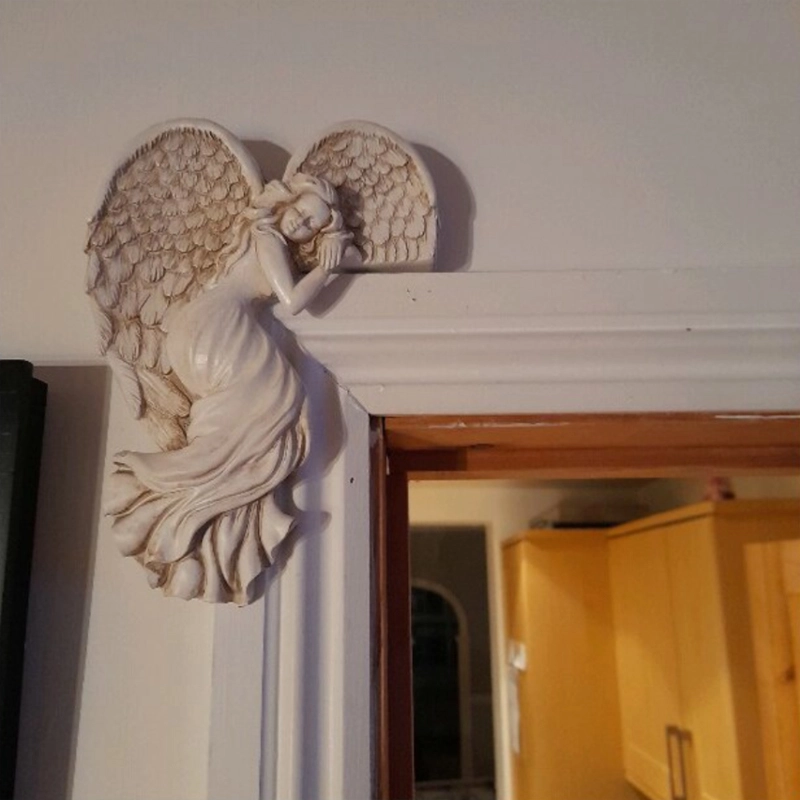 "Vit ängelvingar skulptur i hartsmaterial, perfekt för inomhus och utomhus, elegant dekoration för hem och trädgård."