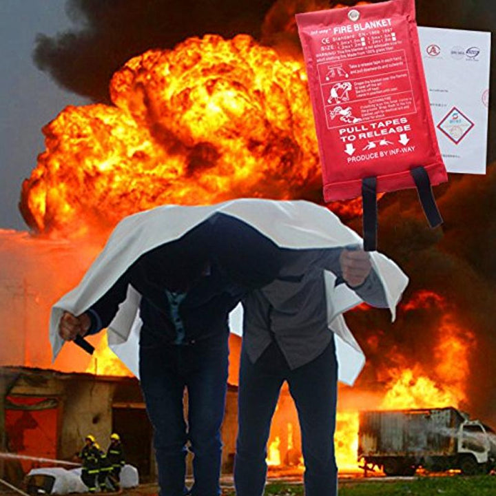 Vit brandfilt av glasfiber, 1x1 m, för värmeskydd. Robust, återanvändbar säkerhetsprodukt för hushållsbruk.