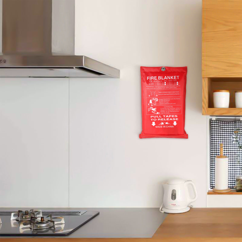 Vit brandfilt av glasfiber, 1x1 m, för värmeskydd. Robust, återanvändbar säkerhetsprodukt för hushållsbruk.