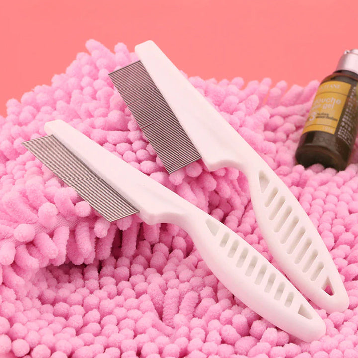 "Vit ergonomisk avtrasselgrooming kam för husdjur med rostfria rundade stift och bekvämt grepp för pälsskötsel."