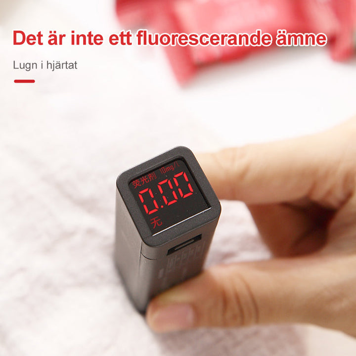 "Vit kompakt engångshandduk för resor, praktisk och platssparande, perfekt för hygien i farten."