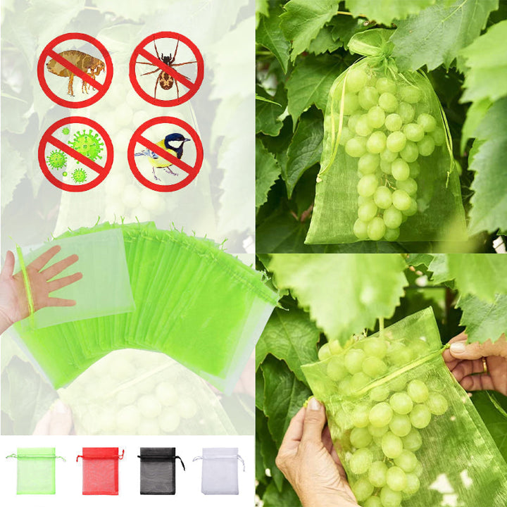 "Vit organza fruktpåse med dragsnöre för trädgårdsskydd mot fåglar och insekter, i olika storlekar."