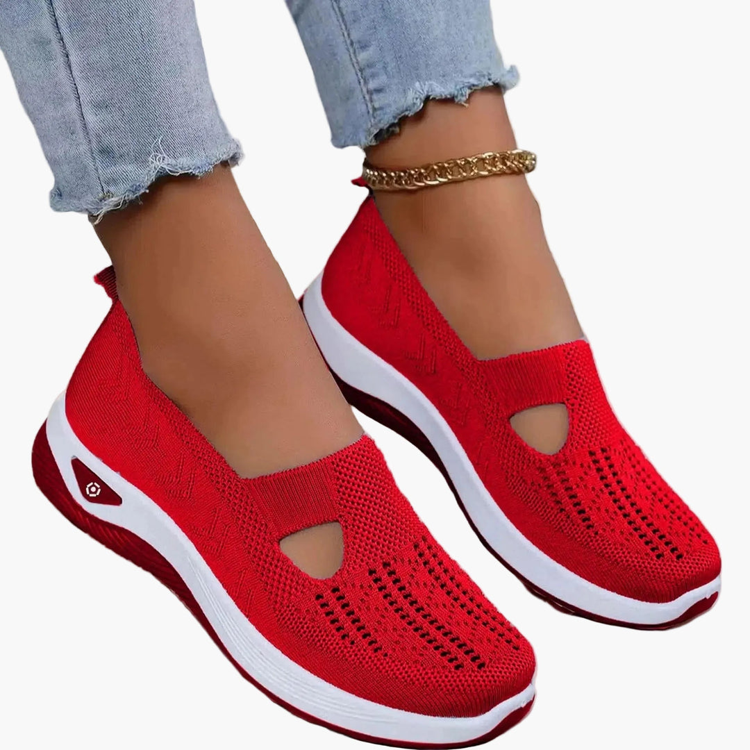 Enkla slip on damsneakers med andningsbart material, memory foam & ortopediskt fotstöd. Bekväma & praktiska.