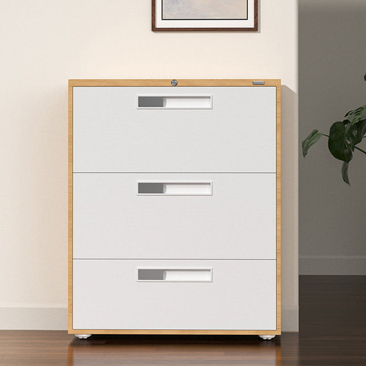 "Vita och svarta självhäftande mini 360° gummihjul; idealiska för enkel förflyttning av möbler och lådor i hemmet."