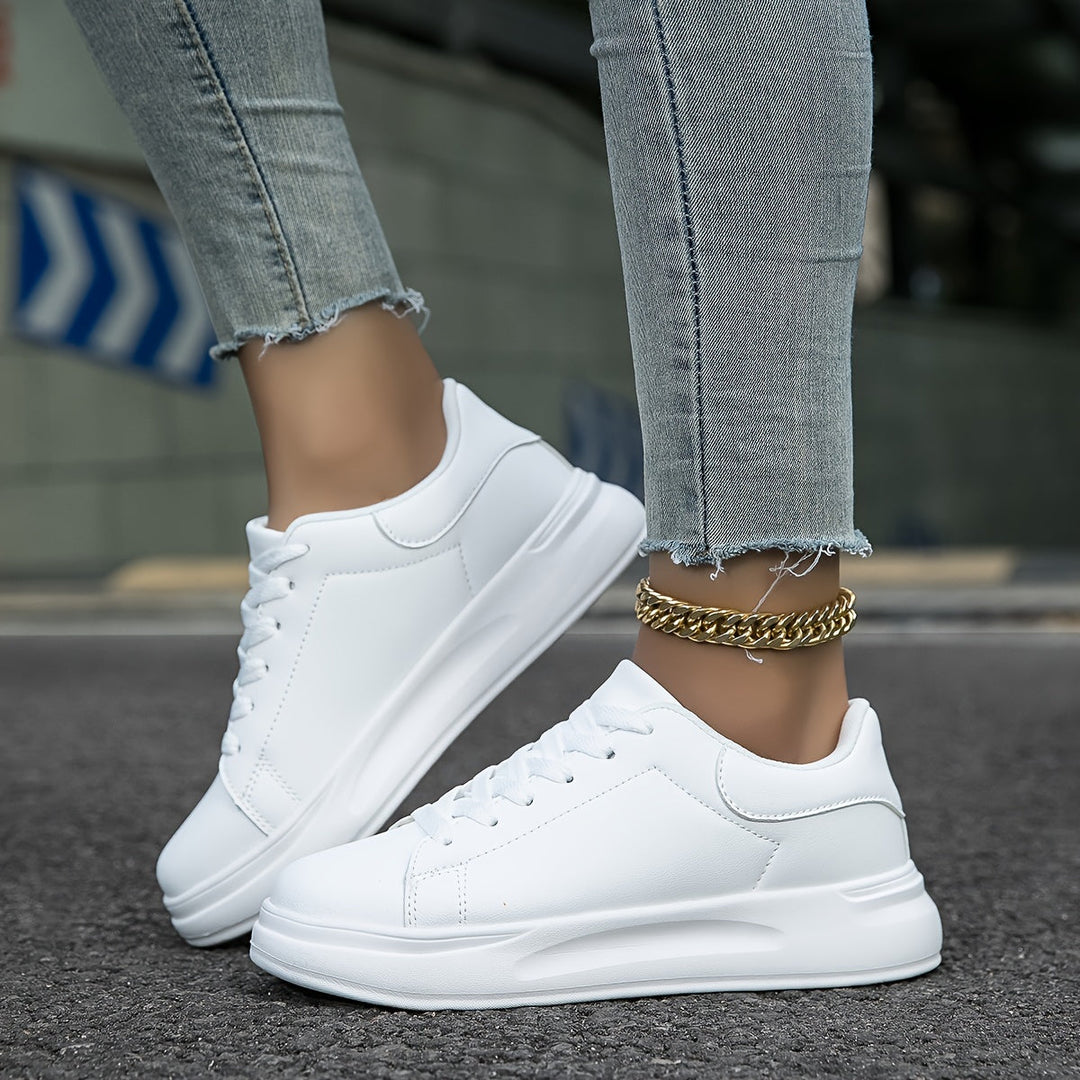 Vita ortopediska sneakers för dam, stilrena och bekväma för vardag och promenader. Stödjande komfortskor.