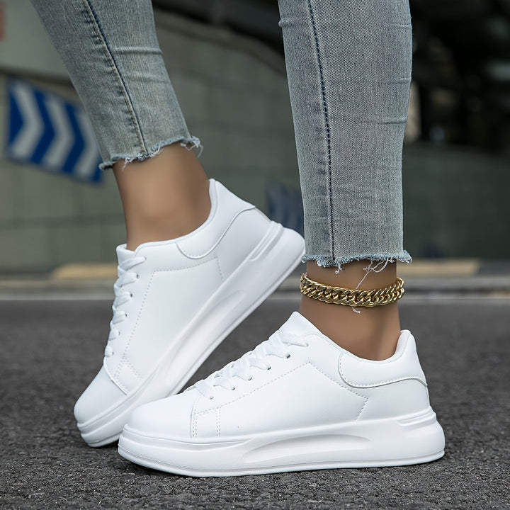Vita ortopediska sneakers för dam, stilrena och bekväma för vardag och promenader. Stödjande komfortskor.