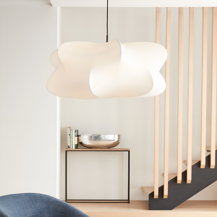 Hänglampa, modern design. Wabi Sabi inredningsdetalj för sovrum eller vardagsrum.