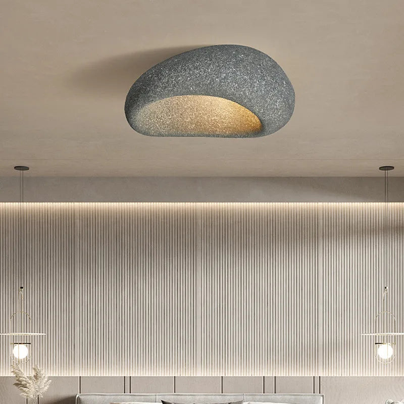 Serene wabi-sabi taklampa, modern designlampa för avkopplande belysning i sovrum eller vardagsrum.
